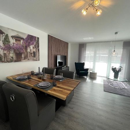 Exklusive Wohnung Zentral Mit Grossem Balkon Losheim am See Exterior foto