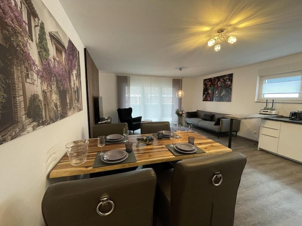 Exklusive Wohnung Zentral Mit Grossem Balkon Losheim am See Exterior foto