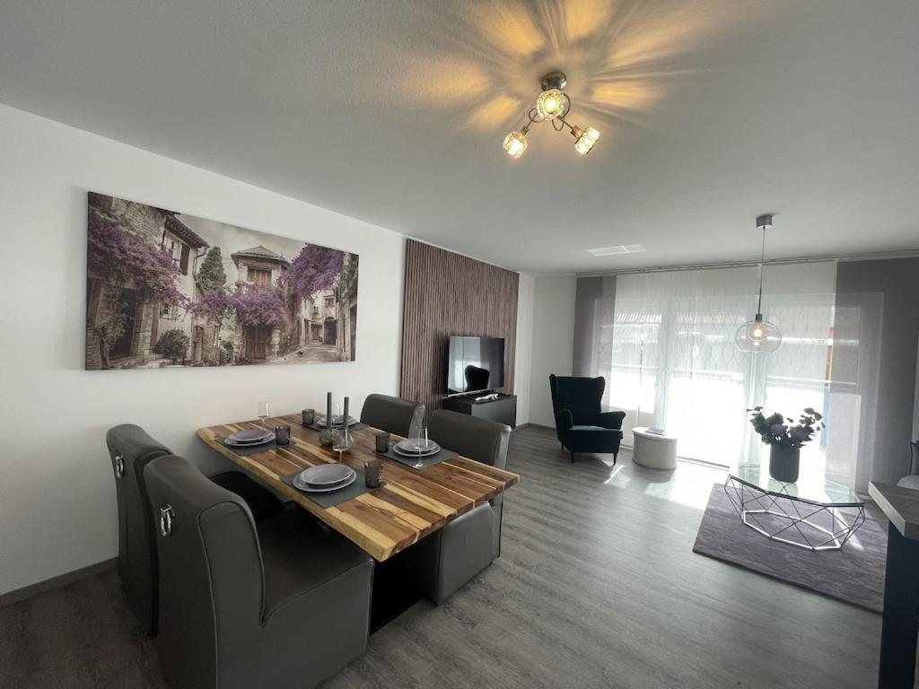 Exklusive Wohnung Zentral Mit Grossem Balkon Losheim am See Exterior foto